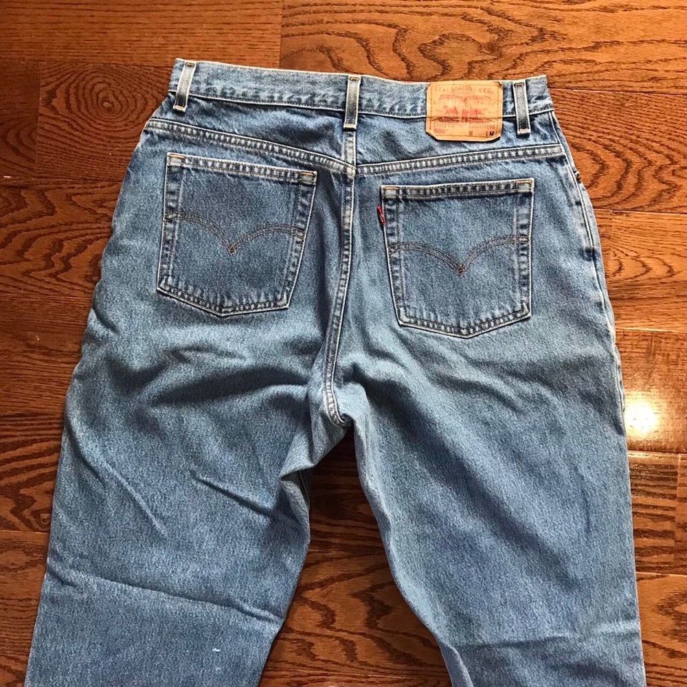 Women’s Levi’s Jeans - Picture 2 of 4